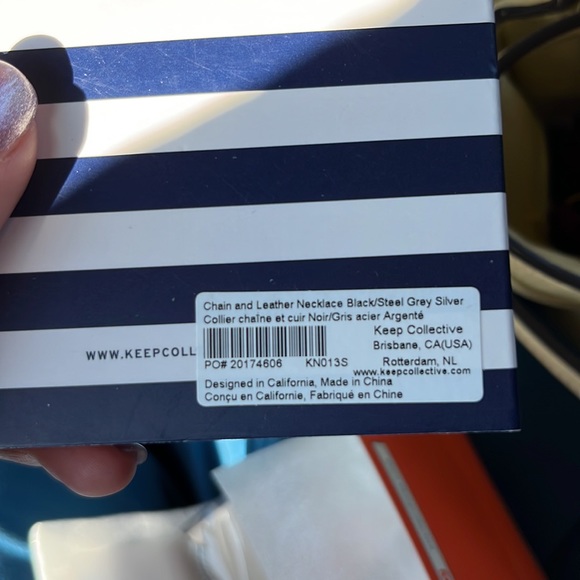 Keep collective reversible leather/chain necklace NEW IN BOX - Picture 5 of 5